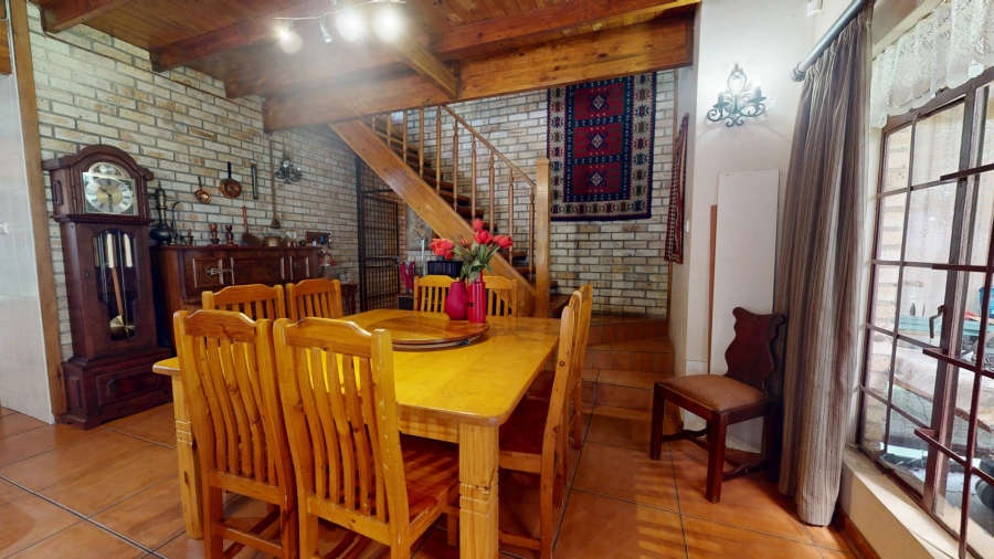 5 Bedroom Property for Sale in Mooivallei Park North West